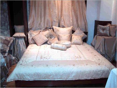 Curtains, Pillows & Table Cloth