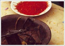 Saffron - Red Threads, 90% Purity | Vibrant Color, Rich Aroma, Vacuum Sealed