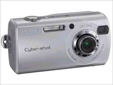 DIGITAL CAMERA