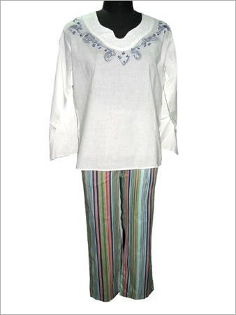 Ladies Top with Capri