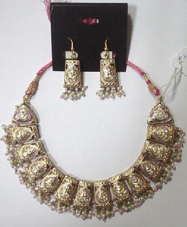 Lac Necklace & Earrings