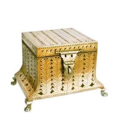 wooden/metal ftd. box