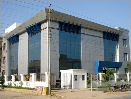 Aluminum Composite Panels - 4mm-6mm Thickness | Polyethylene Core, PVDF Coated, Fire Resistant, Lightweight, Easy Installation, Weather Resistant, 10-Year Warranty