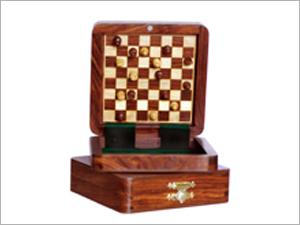 Pegged Travelling Chess Set