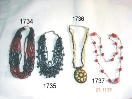 Fashionable Beaded Necklace
