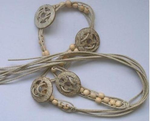 Bead belt with coconut shell