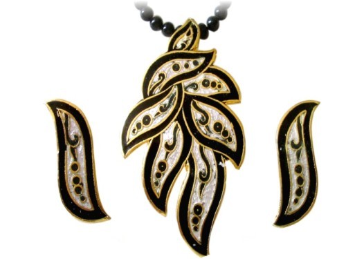 Sizzling minakari art in sterling silver