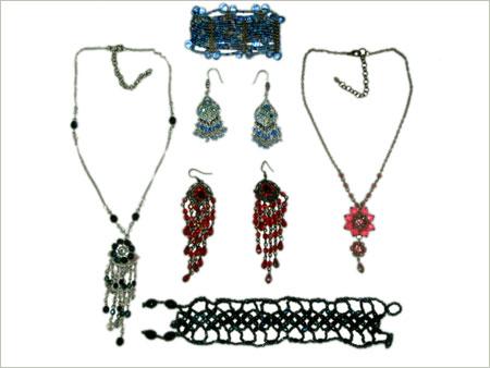 Fashion / Artificial Jewelery