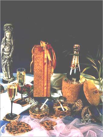 Cork Wine Containers - 750ml Capacity, Natural Cork Material, Cylindrical Shape | Lightweight, Durable, Eco-friendly, Elegant Design, High Strength