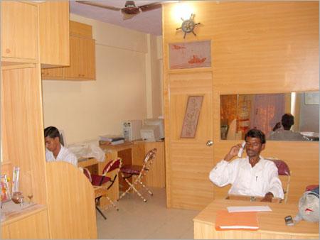 Shipping & Logistics Services