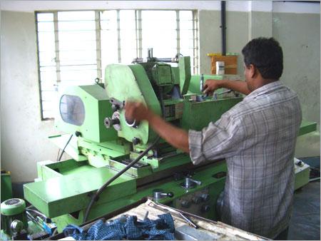 Cylindrical Grinding Machine - Heavy Duty Design, High Power Motor, Variable Speed Spindle | Automated Cycles, High Precision, Easy Operation, Integrated Coolant, Versatile Grinding, Increased Output, Reduced Downtime