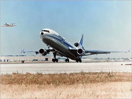 Air Cargo - DC-10 Aircraft, 55m Length, 50m Wingspan, 280000kg Max Takeoff Weight | Efficient Logistics, Fast Transport, High Capacity, Reliable Delivery