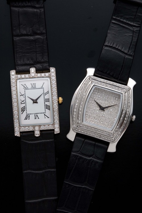 Gent's Watches With Leather Belt