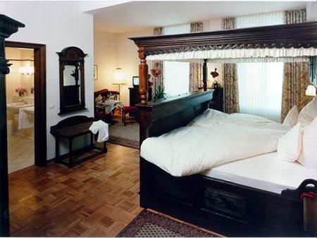 Hotel Reservation Services