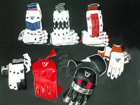 Vecricket Gloves - Leather, Multiple Sizes, White | Impact Protection, Enhanced Grip, Comfortable Fit, Padding
