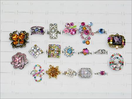 Artificial Finger Rings