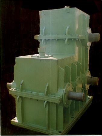 Gear Box cum Pinion Stand