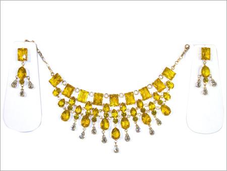 Set made of sarvoski crystals stone