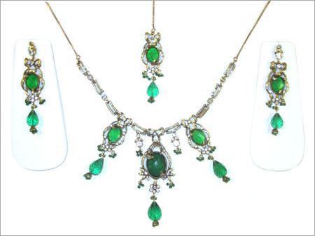 Fancy sarvoski stone and crystals set