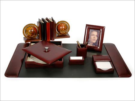 Desktop Set