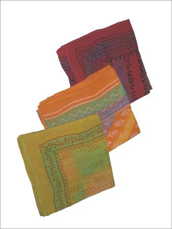 TABLE COVERS, TABLE CENTERS, TABLE CLOTH