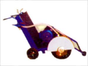 Concrete cutting machine
