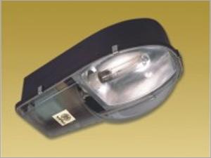 Single piece die cast street light with Pot optics