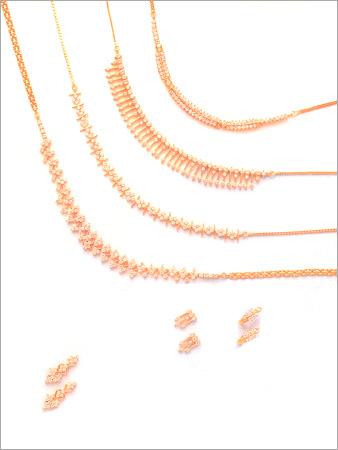 Golden Necklace - 14-18K Gold 16-20 Inches Rose Gold | Elegant Curved Design Luxury Appeal Stylish Accessory