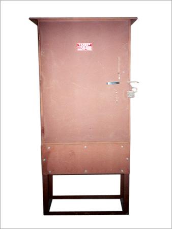 4 Way Feeder Pillars