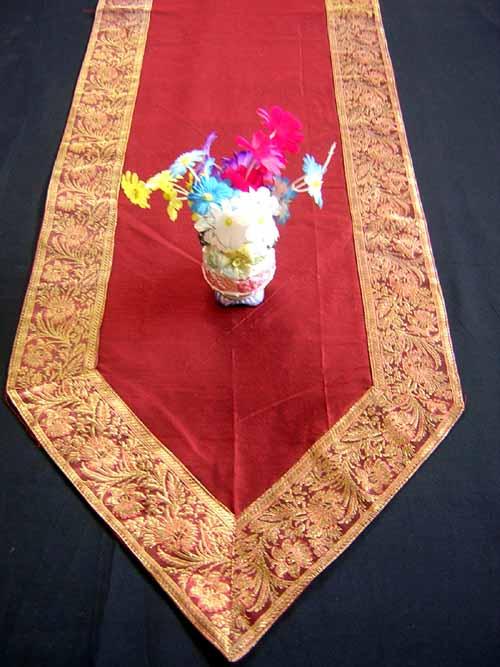 INDIAN POLY/VISCOSE WITH BORDER TABLE RUNNER