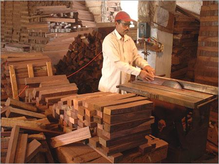 Circular Machine for Cutting Finger Board