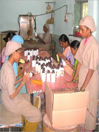 Veterinary Feed Supplement Packing ( Liquid )