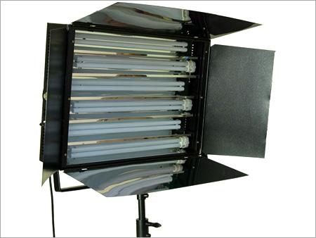 Cool Light (330 Watt) - Metal 34x18x46 cm, Black | CFL Lamps, Mirror Reflectors, DMX 512, Analog Dimmer Options