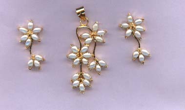 Pendant With Earrings