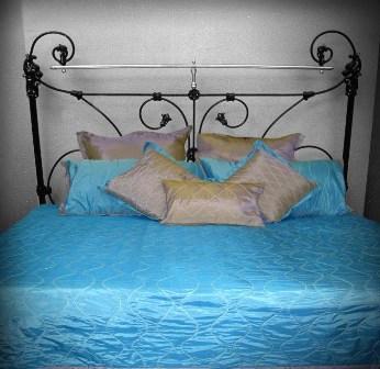 POLYSILK BEDSPREAD WITH DORI WORK