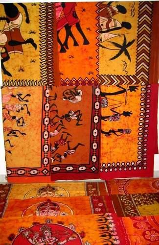 BATIK DANCING WOMEN