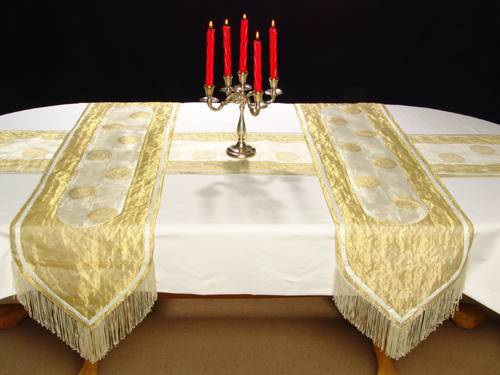 WHITE AND GOLD TISSUE RUNNER SETS