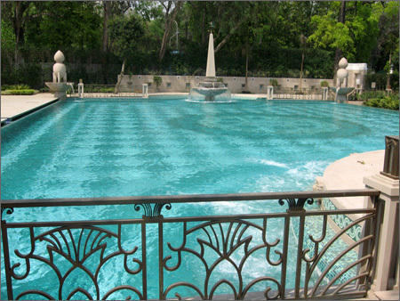 Swimming Pool & Fountain (Imperial Hotel)