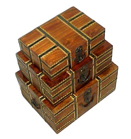 wooden trunk/box s/3
