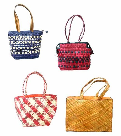 Natural Fibre Bags ( screw-pine )