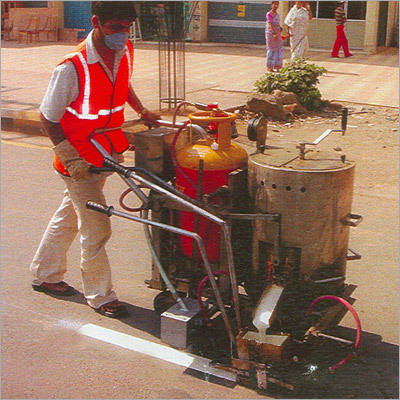 Hot Thermoplastic Operator Propelled Road Making Machine (RM3WMS)