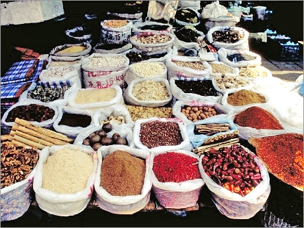 Powdered Spices, Whole Spices