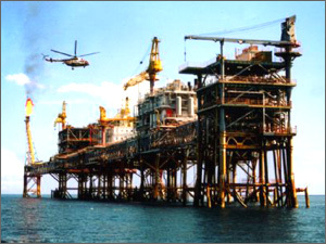 Crude Oil - API Gravity 8-40°, Sulfur 0.1-5%, Viscosity 1-100 cSt, Water <1% | Energy Source, Fuel Production, Petrochemical Feedstock, Transportation Fuel