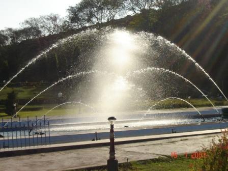 Black Vertical Jet Fountain