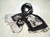 Black And White Viscose Woven Shawls Manufaturer