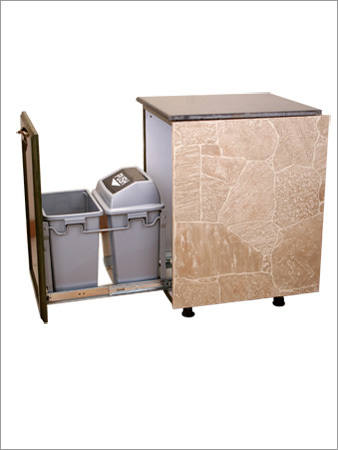 Universal Container (Plastic)