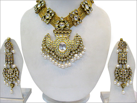 Kundan Necklace Set