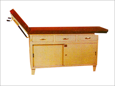 Examination Couch (PI-46)
