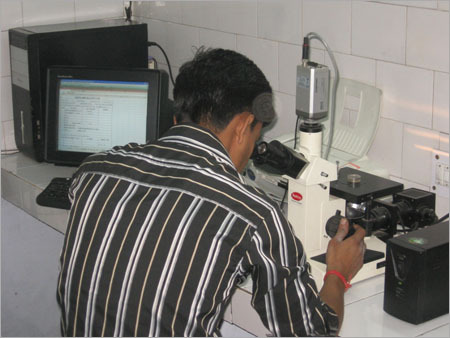 Vicker Hardness Tester