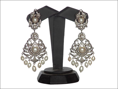 Pearl Earring studded with cubic zirconia in metal victorian